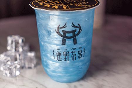 喝下一杯“星空”!探秘出片率200%的奶茶店,引众人打卡的秘密竟然是...