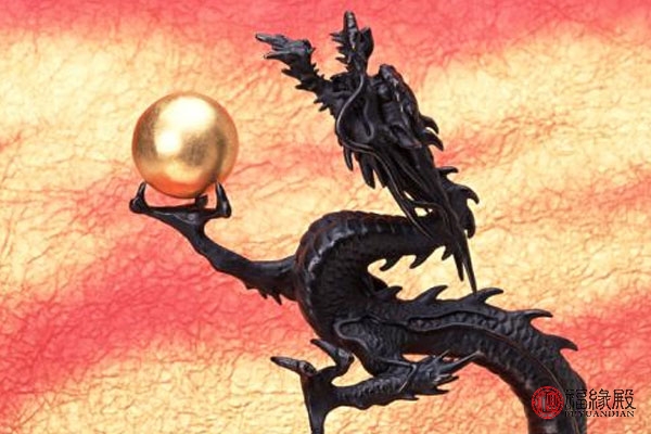 1988属龙人婚姻怎样,1988年属龙的人婚配2017年姻缘