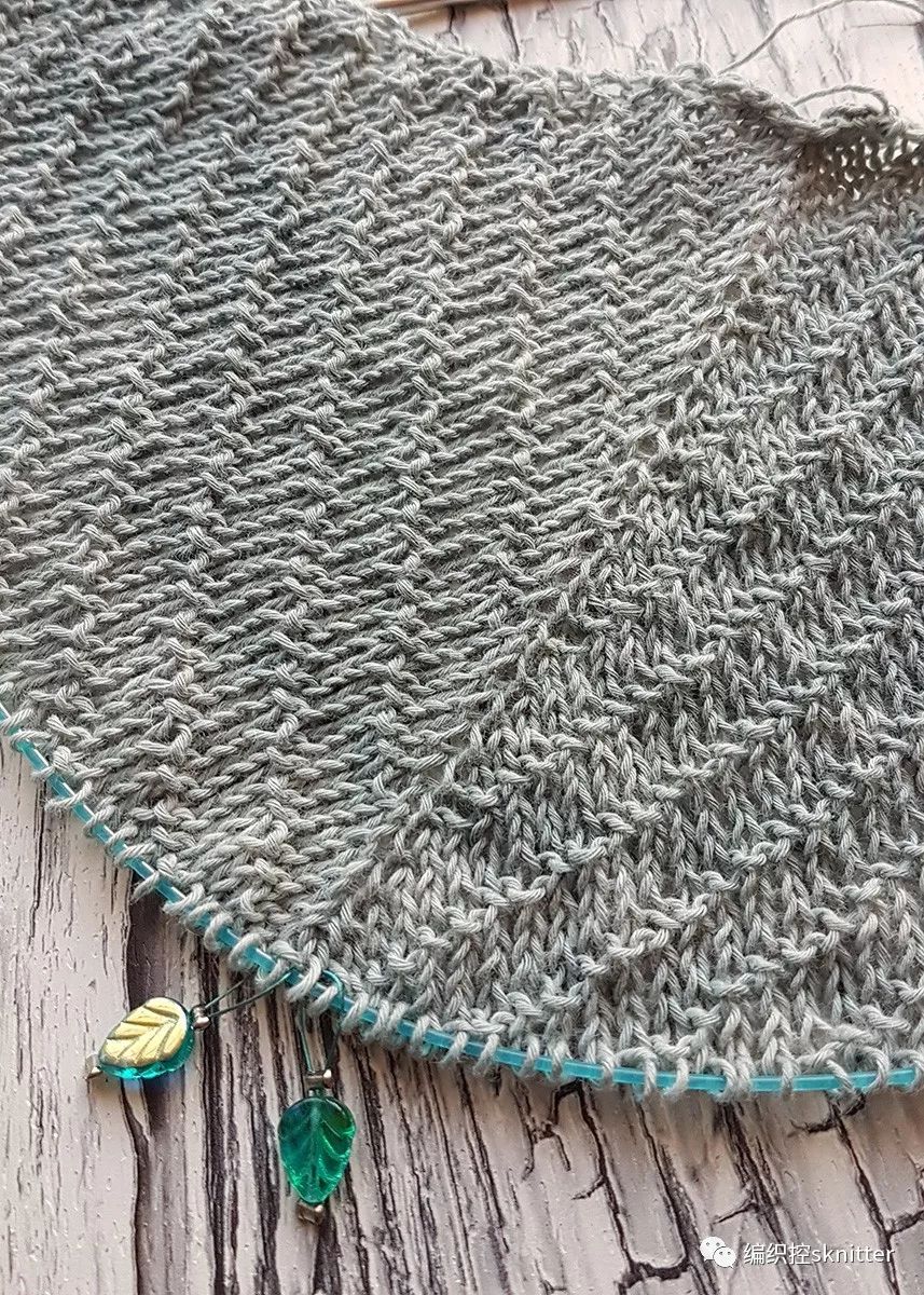 钩针三角蕾丝镂空披肩,孔雀羽三角蕾丝披肩详细教程