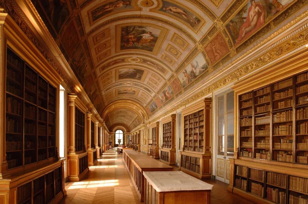 读枯燥的历史书不如来这座宫殿走一走，这事，真带劲！|用耳朵旅行的财经主播Nina