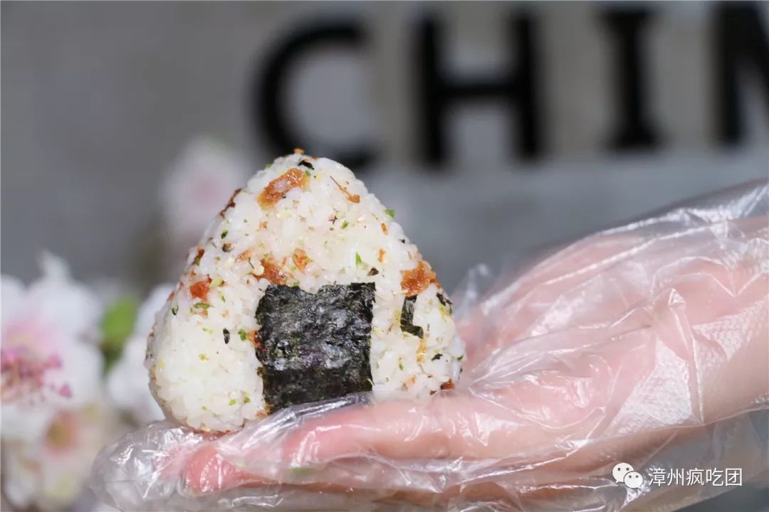 街上找不到一家餐馆开门,店里附近的人找不到