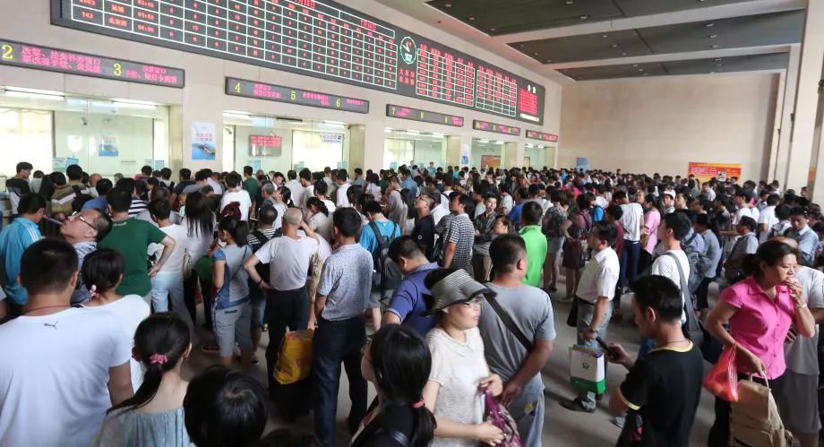 暑运火车票何时开售,暑运首个高峰将至外出购票