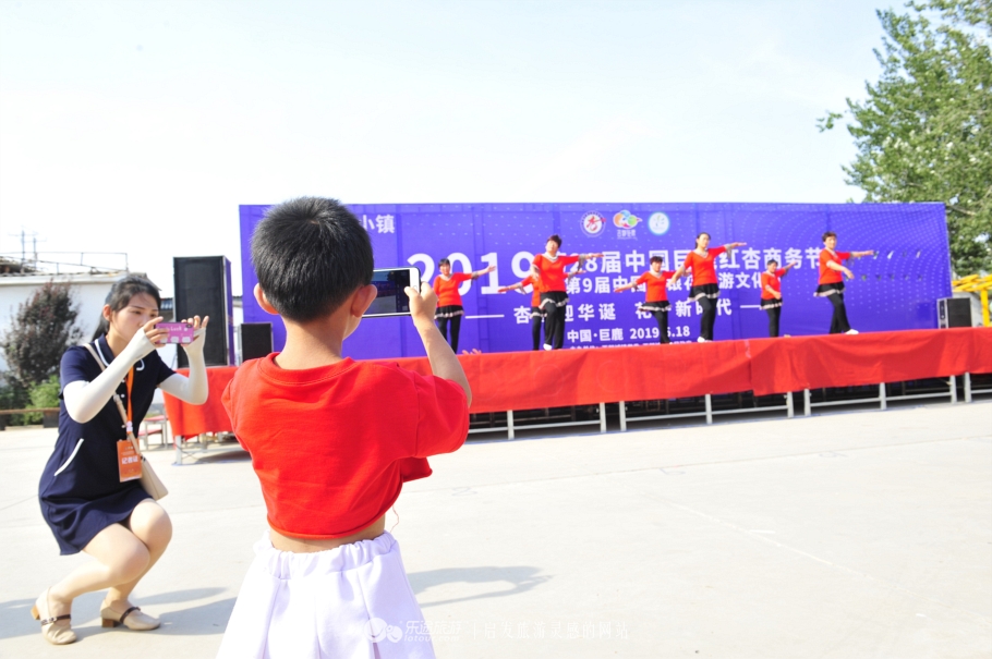 巨鹿县靠两果一花28年干了这么多大事