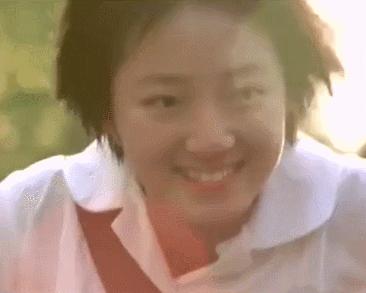 为什么我女朋友的照片头上都是蝴蝶?