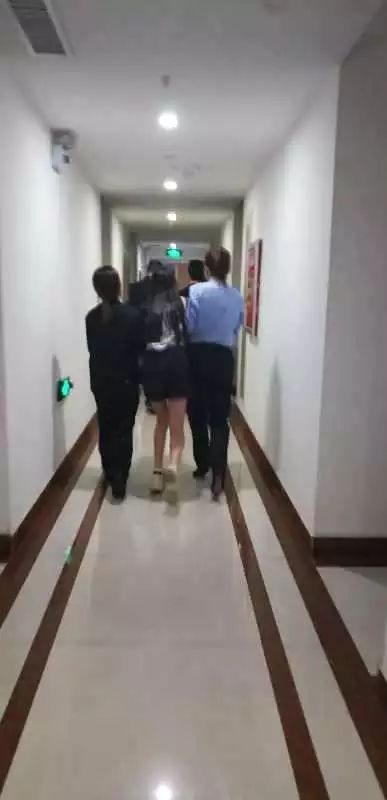 冰柜藏尸案死者妈妈发声,冰柜藏尸案死者母亲公布聊天记录