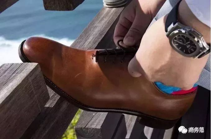 英国女王的鞋,英国女王加冕鞋子