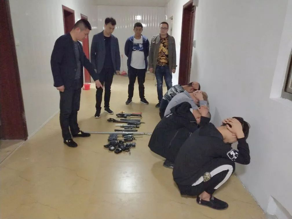 来PK！用一种水果形容警察，你的答案是……