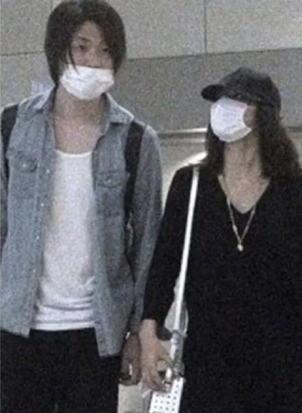 这个六月，接连的婚讯让我仿佛失去了世界……