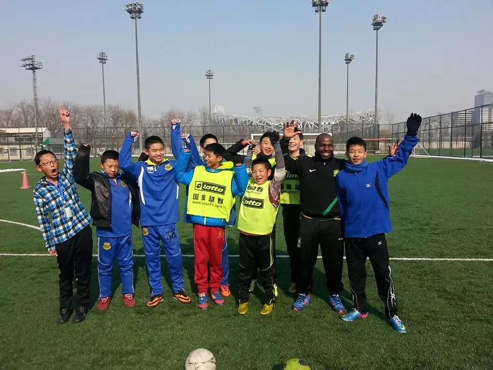 少儿足球夏令营闭营,2018青少年足球夏令营上海分营