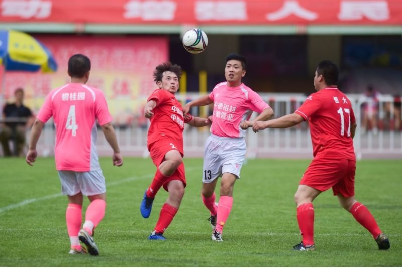 全力以赴的你,聚焦绿茵场