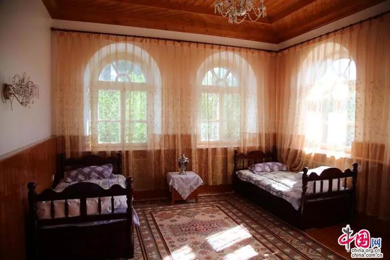 【记者的*疆新**日记】塔城印象：一棵橡树满城风情