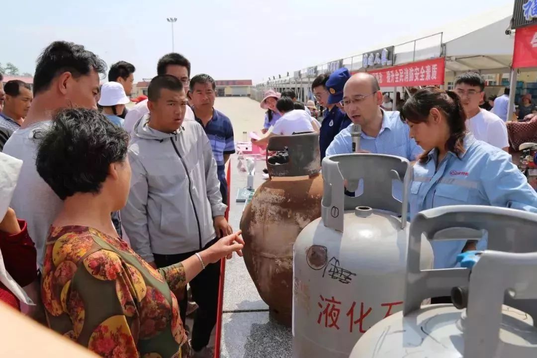 气瓶着火了关气瓶回火视频,气瓶起火如何灭