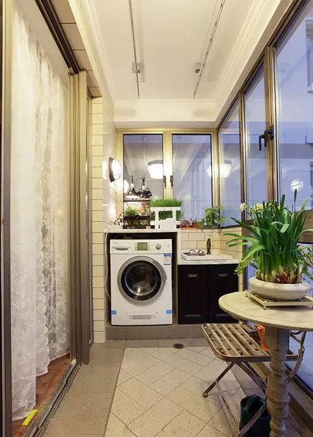 房间太小洗衣机不知放在哪里,房子里的洗衣机在哪里放着