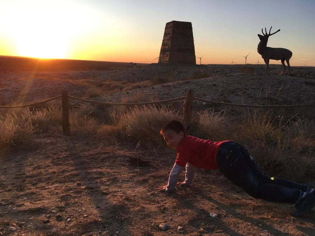初二休学一年环游世界,夫妻休学带孩子环游世界