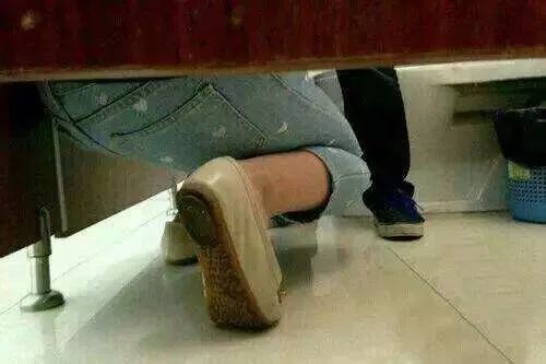 南昌男子偷进女厕被发现逃跑,南昌男子偷女厕所