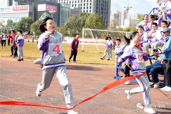 亨德森高新一中2023年要转公办吗,高新亨德森一中录取分