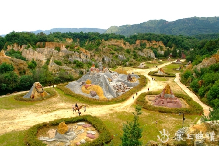 带您走进陆良彩色沙林风景,陆良彩色沙林风景区今年人多不多