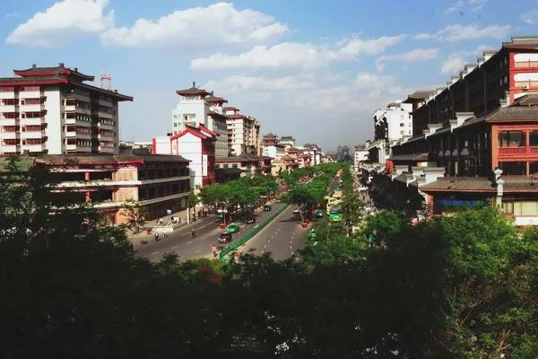 西安钟楼商圈事件真相,西安钟楼商圈历史