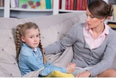 孩子手骨折如何提醒大家注意,小朋友骨折的预防