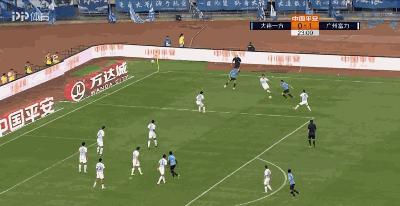 大连一方博阿滕转身分球过人,博阿滕最新战报