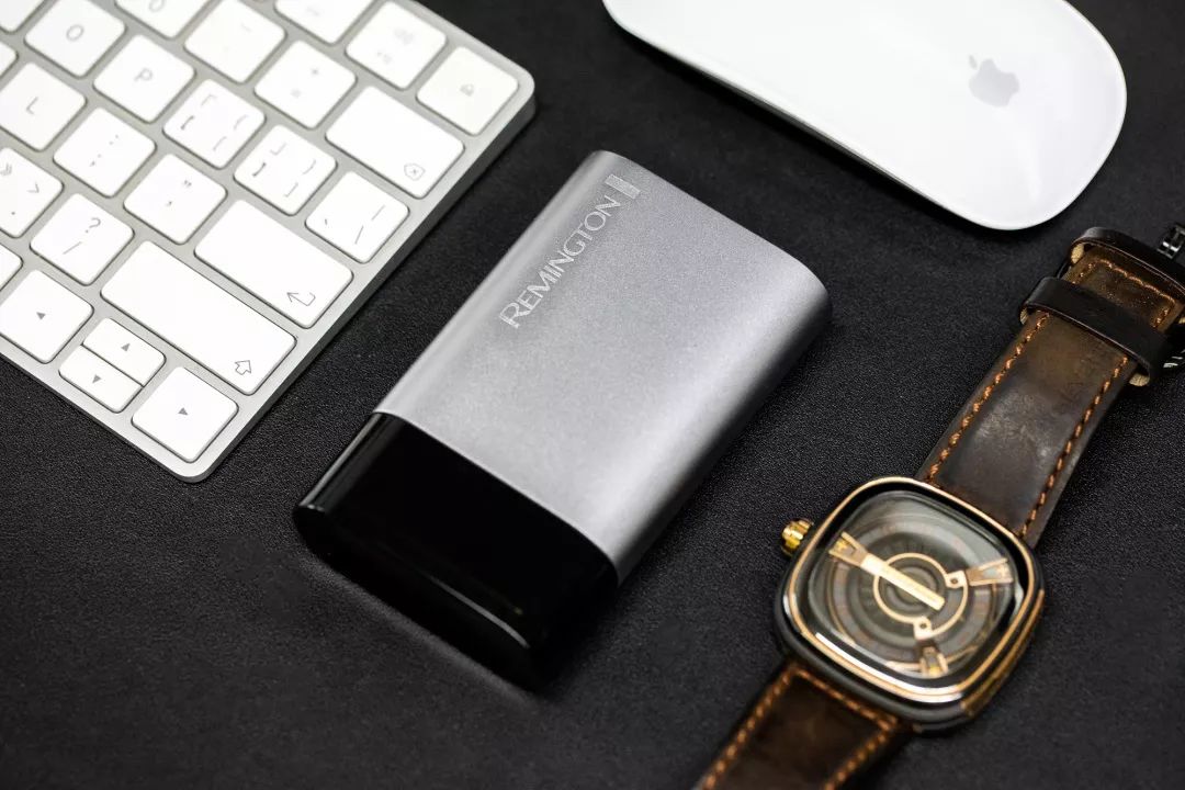 200年美军军工品质!双悬浮刀网比TT还薄,剃须渣都不留