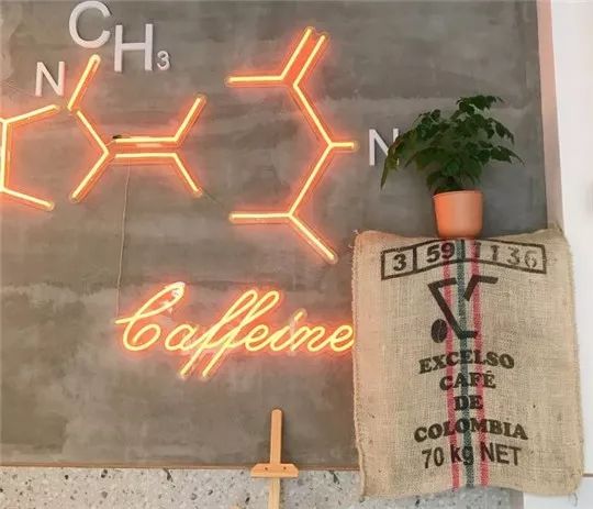 西班牙拿铁咖啡的做法,西班牙拿铁咖啡做法