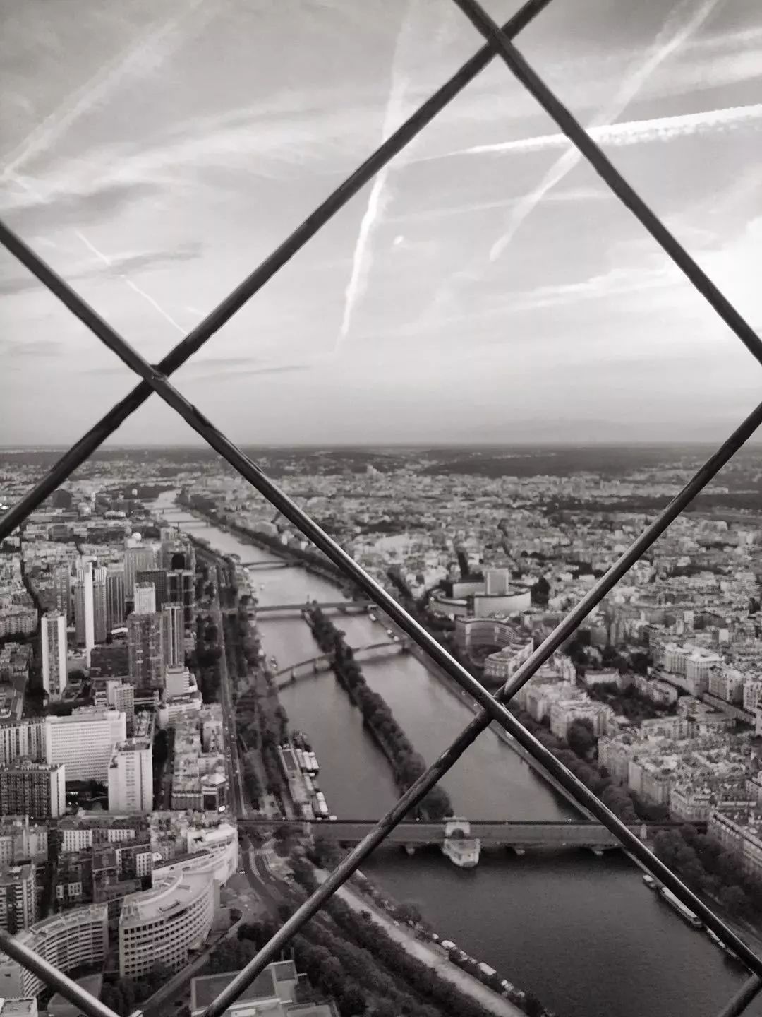 走出成都｜幸运的人，才可以在巴黎自由迷失