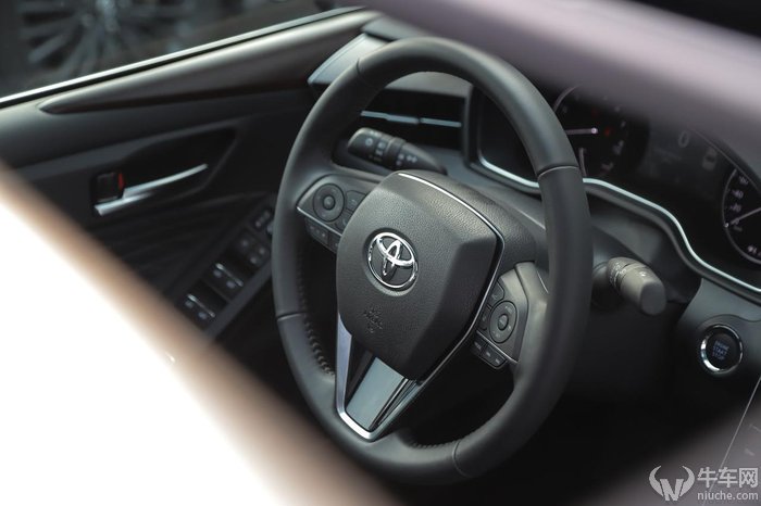 丰田亚洲龙没有电,2021款亚洲龙混动试驾视频