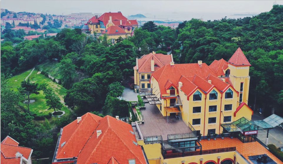 免费试住！速来撞进“青”凉时光！绝色山海之间，一家质感满分的有戏酒店，打算邀你来净化生活负能量