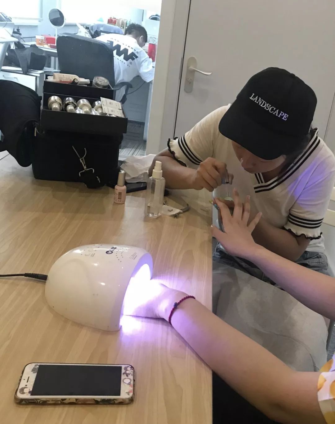 全案解析克丽缇娜、进巍、河狸家、InNail、美甲帮…揭秘美甲跨行业大乱战