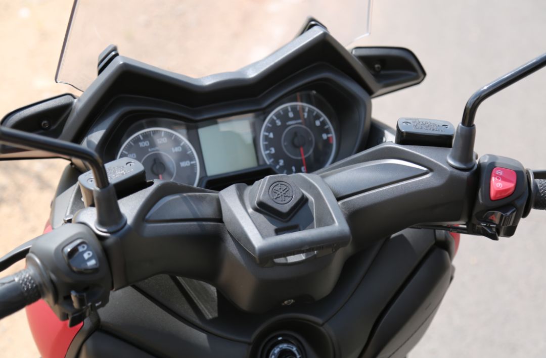 车评测视频对比,雅马哈xmax300摩旅进藏