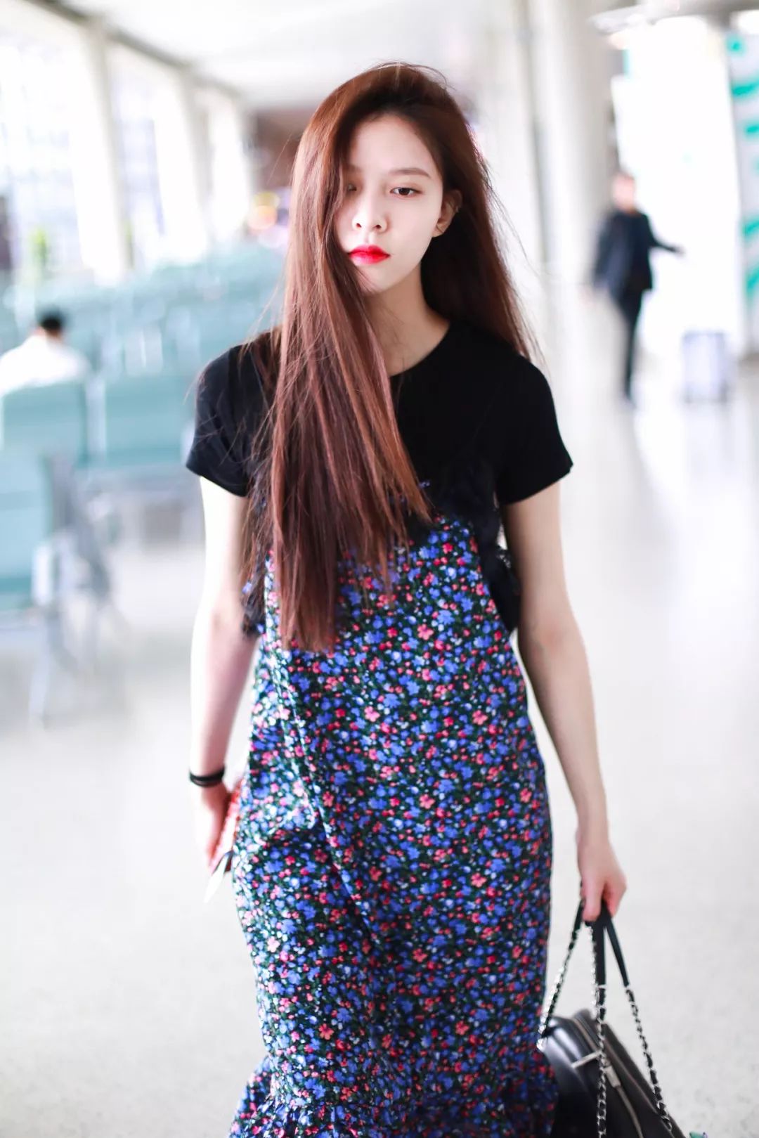 刘雯周冬雨同款打底衫,刘雯周冬雨穿衣搭配