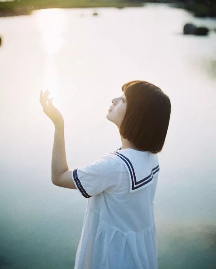 这样拍背影真的太好看了,怎样拍侧脸好看霸气