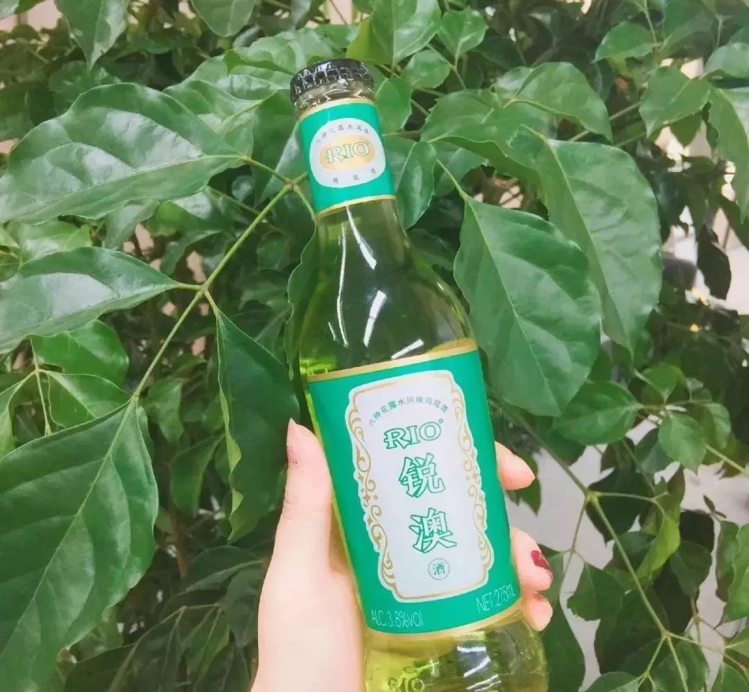 马应龙跨界卖口红，还要进军时尚圈？网友：这是要给痔疮上上色？