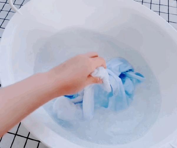 聊生活|来自张艺兴的灵魂拷问-“衣服上残留的泡泡怎么办？”