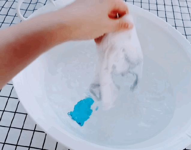 聊生活|来自张艺兴的灵魂拷问-“衣服上残留的泡泡怎么办？”