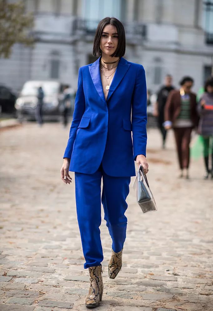 刘雯斜挎休闲包,今年流行的刘雯同款包