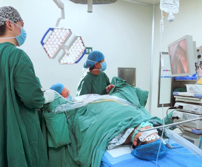 【人大评议专区·聚焦技术更新】没有切口的腹腔镜手术——记淄博市妇幼保健院妇科成功完成首例经阴道腹腔镜手术（V-NOTES）