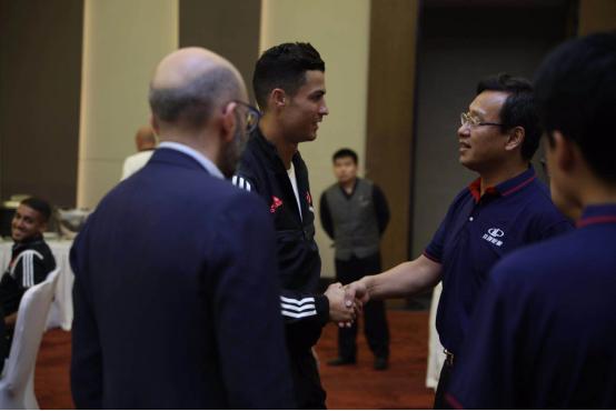 尤文图斯最新签约,尤文图斯签约洛卡特利