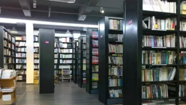 都上央视了！大学校园书店怎么突然这么火？