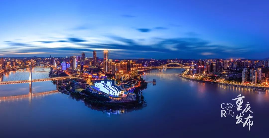 山城重庆夜晚如此宁静而美丽,夜晚的重庆格外迷人