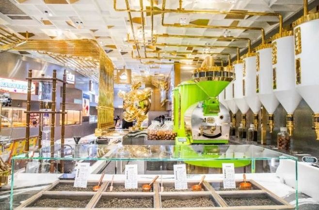 名创优品获墨西哥首富战略融资；京东开首家奢侈品护理实体店；钟书阁开进三四线城市|猫头鹰周报