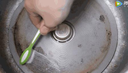 电饭锅这个位置要经常擦,电饭锅怎么擦才能更省电