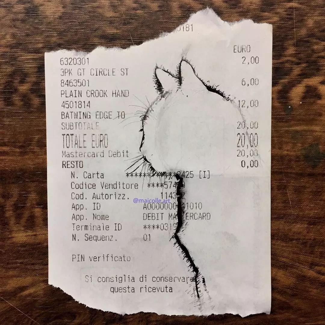 画纸用光了？多去几趟超市就有了。他把购物小票秒变成世界名画