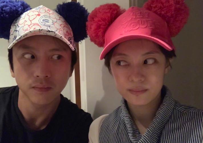 迪士尼偶遇邓超孙俪同框,邓超孙俪带孩子去迪士尼游玩