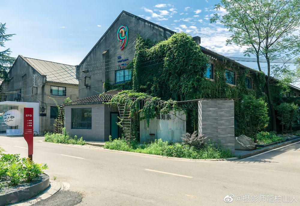 成都机车厂,成都工业学院变身国潮打卡地