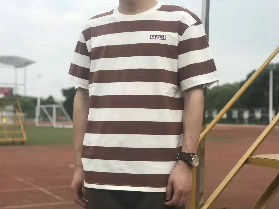 aj1low黑白黑红脚趾搭配,aj4酷灰脚感怎么样