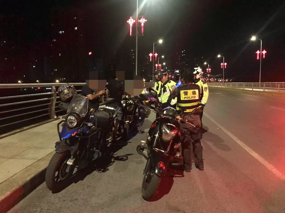 鹰潭鬼火,鹰潭交警查摩托车