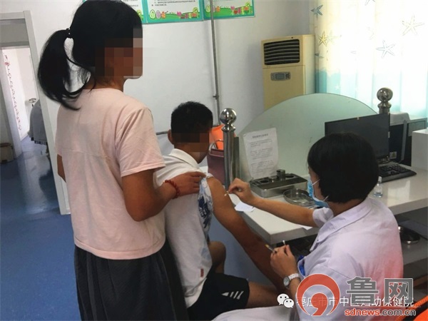 被老鼠咬了耳朵怎么办要打疫苗吗,被老鼠咬出血要不要打狂犬病疫苗