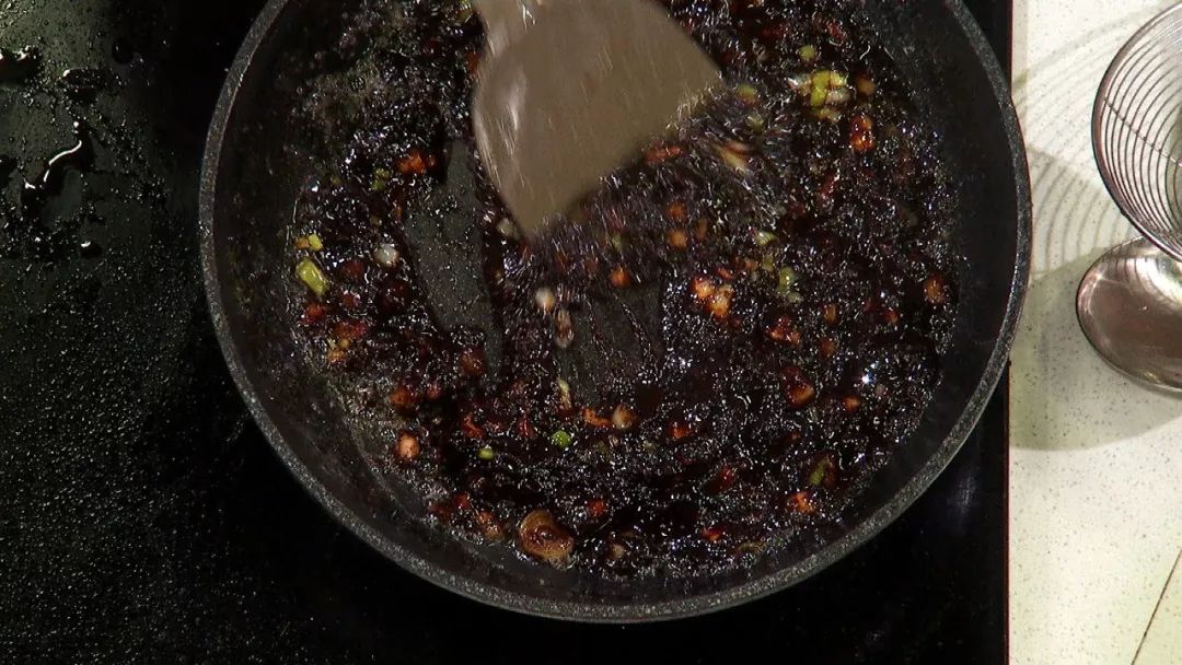 养生厨房近日视频,养生厨房今日菜谱糯香软锅贴